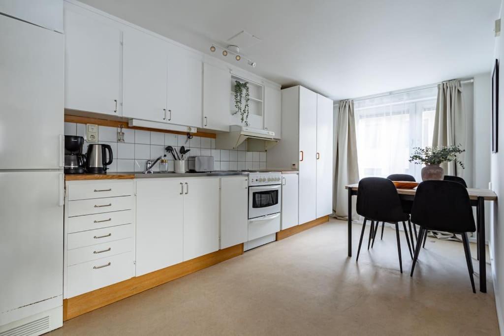 Affordable Studio In Trendy Sofo, Construction Work 스톡홀름 외부 사진