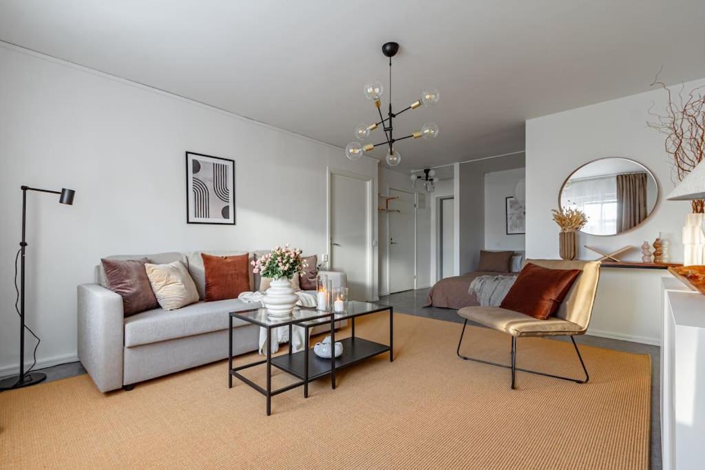 Affordable Studio In Trendy Sofo, Construction Work 스톡홀름 외부 사진